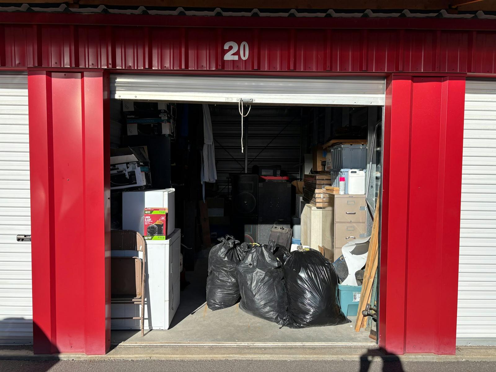 Storage unit with bags and boxes