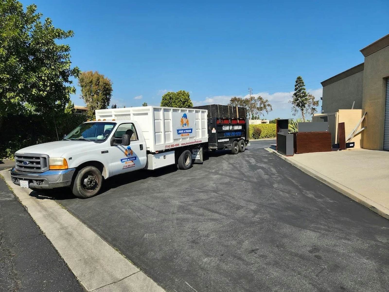 Truck with dump trailer