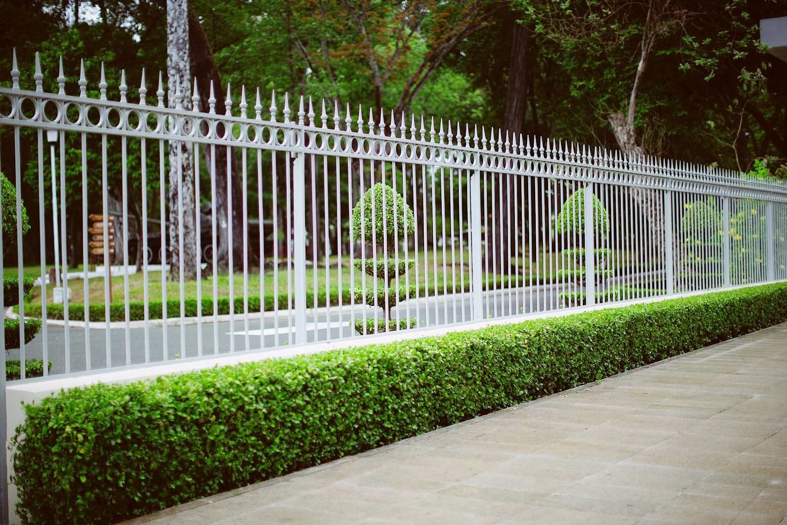 Estate railing fence