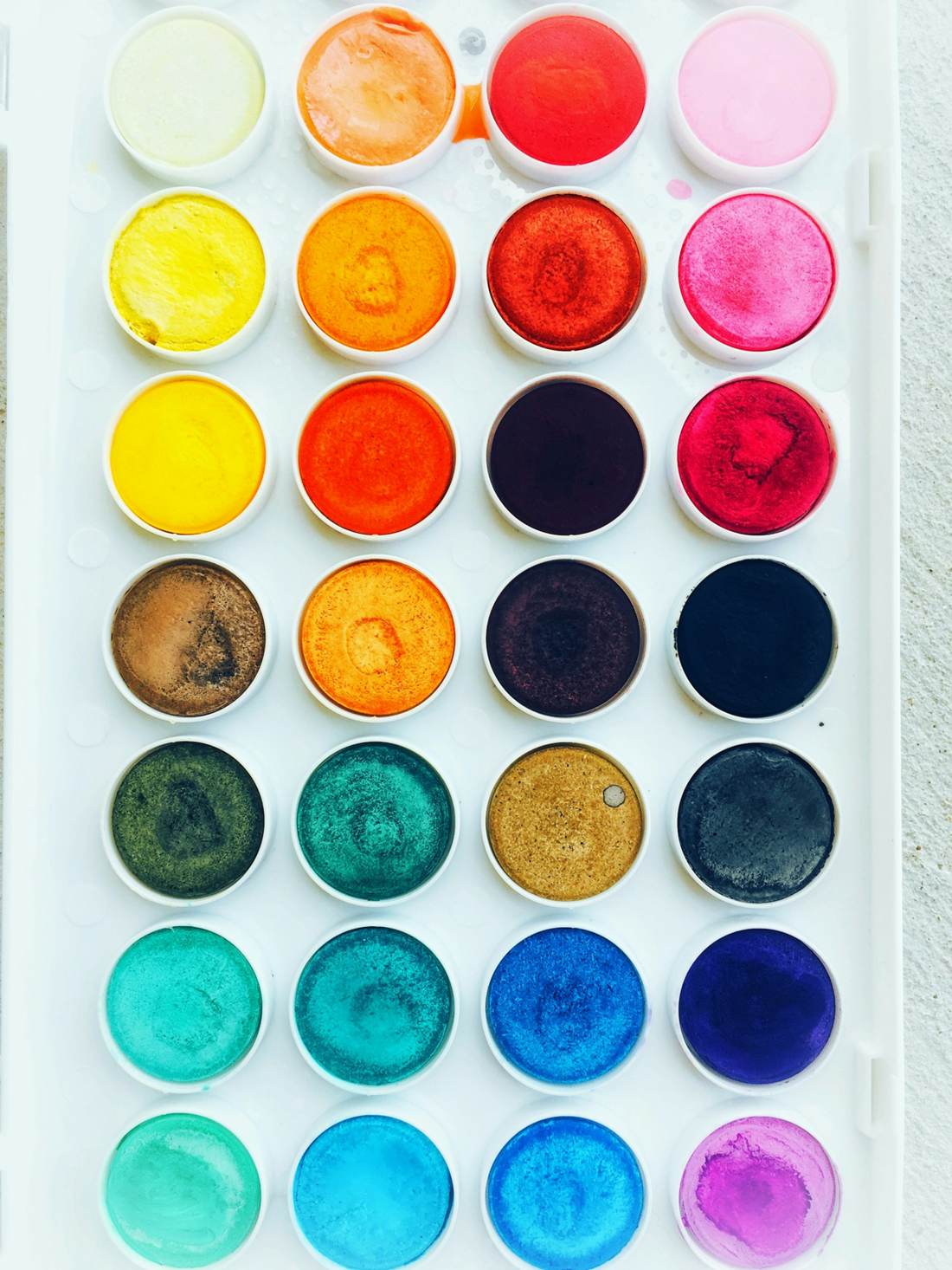 Watercolor paint set