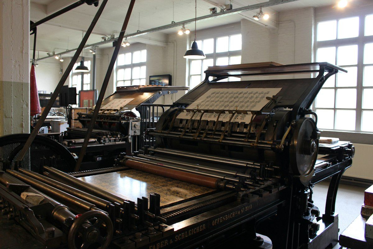Black and brown industrial machine
