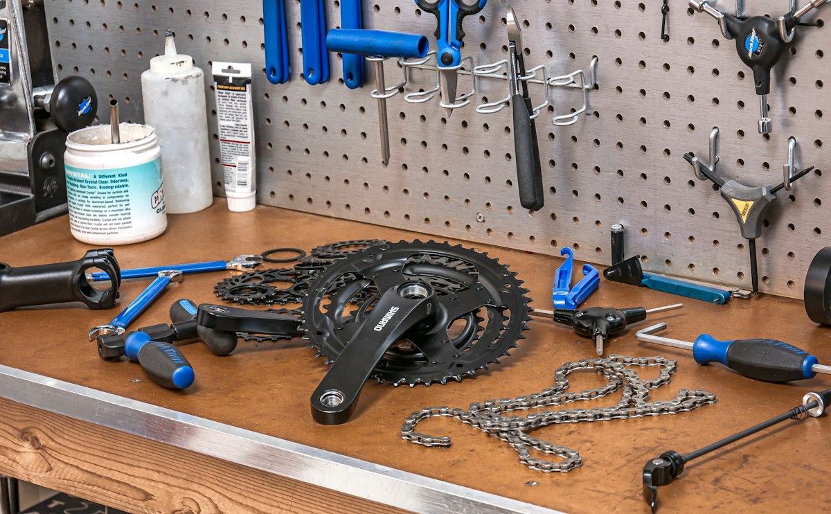Black mountain bike gear set