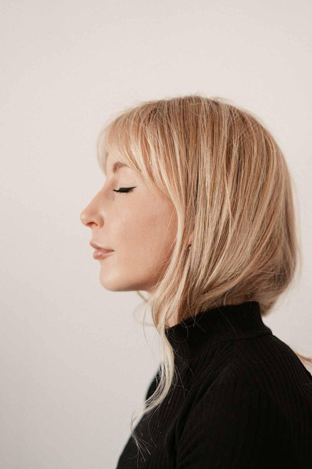 Blonde client in profile